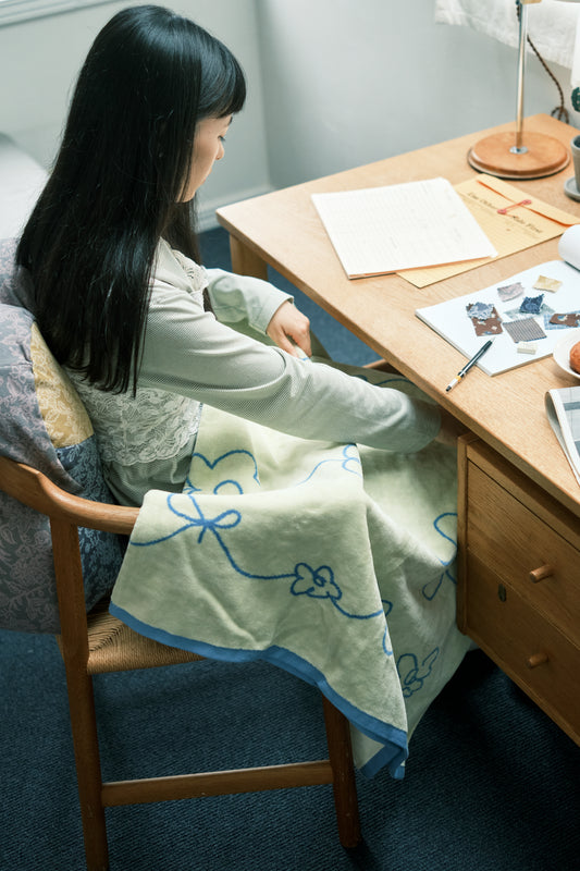BED THROW BLANKET 011 "doodle flowers"